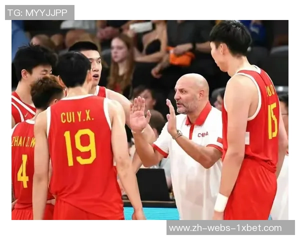 中国男篮迎战塞尔维亚队全力争胜展现实力与团队合作精神
