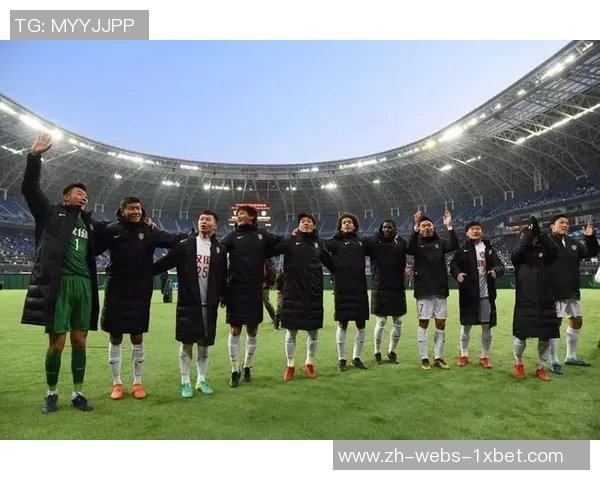 权健队迎战香港球队全力争胜期待精彩对决与球迷共同见证荣耀时刻